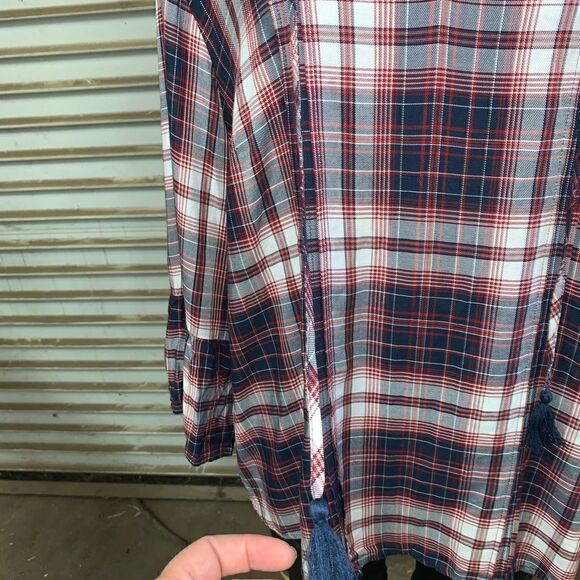 Cosmo Blu plaid tie v neck top with bell cuff - Picture 4 of 8